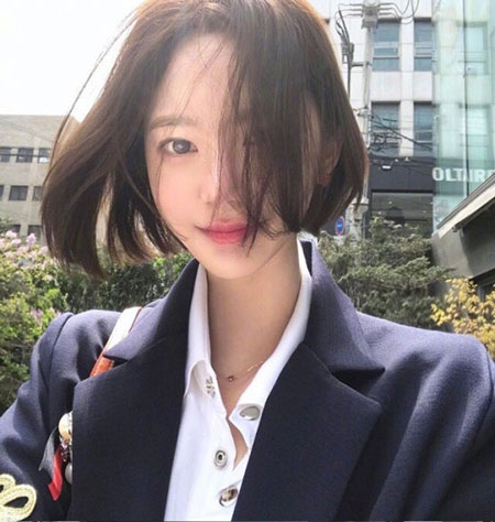 韩式女生中分短发 中分短发女 韩式轻熟短发1