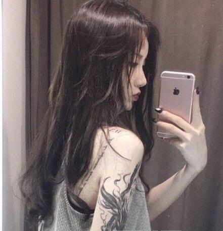 2022流行韩式发型长发女图片01