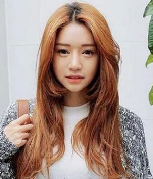 韩式烫发发型 圆脸女生发型 流行烫发女生6