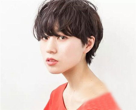 日式女生最新发型 最新女生发型图片 女生修颜烫发发型03