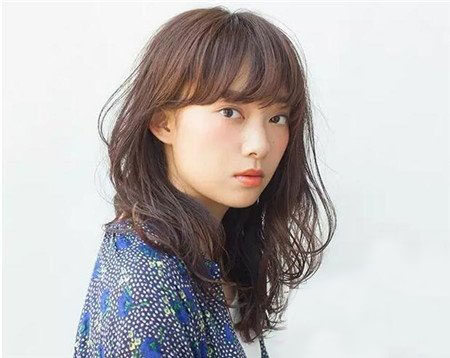 日式女生最新发型 最新女生发型图片 女生修颜烫发发型02