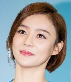 袁姗姗的脸型也是小于5.7厘米范围,大胆尝试短发的她肯定是成功的.