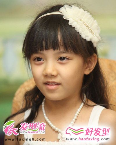 小童星刘宸希尽显可爱女生发型