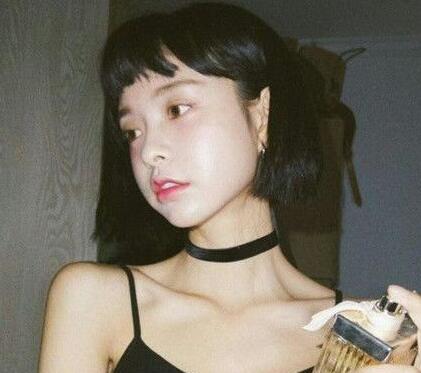 2022韩国最新流行女生短发发型图片05