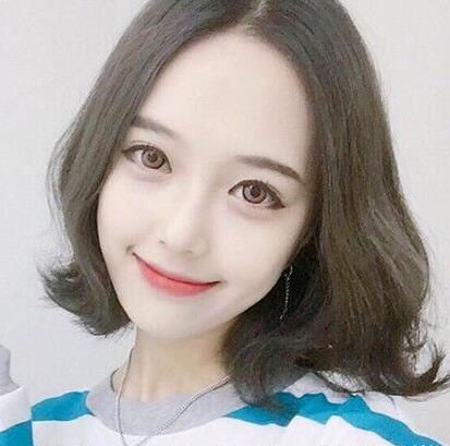 2022最新韩式女生短发发型图片06