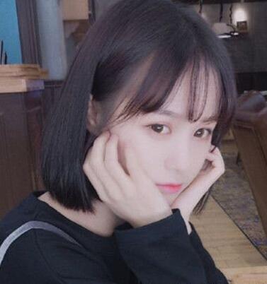 2022韩国最新流行女生短发发型图片02